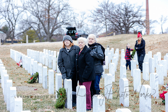 WreathLaying2022-132
