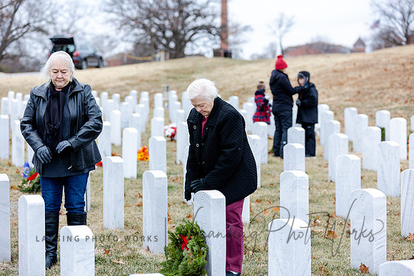 WreathLaying2022-136