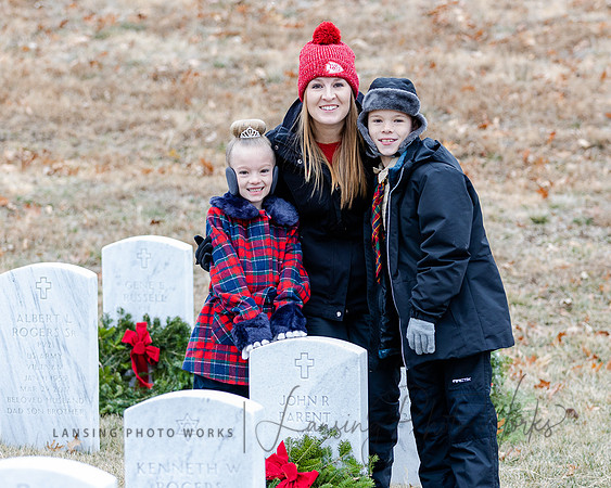 WreathLaying2022-139