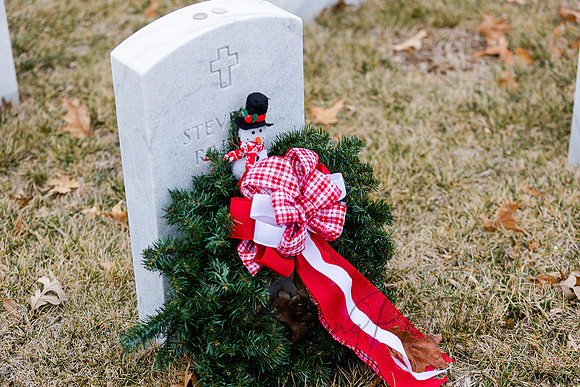 WreathLaying2022-141