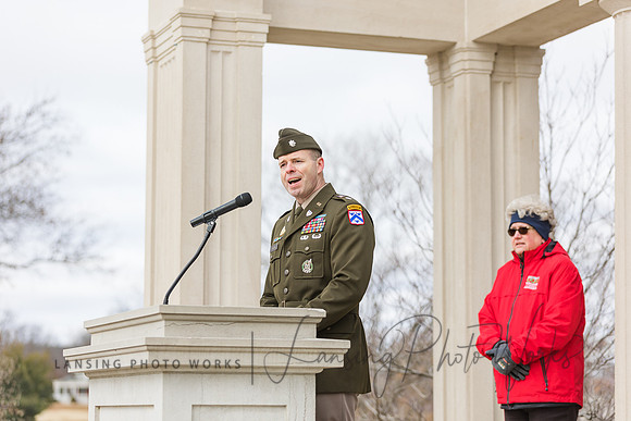 WreathLaying2022-300