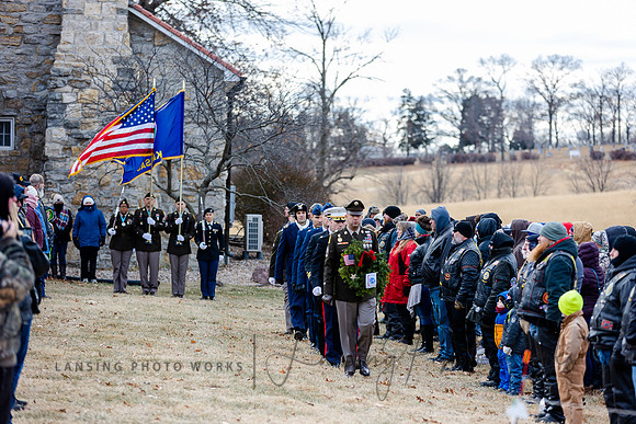 WreathLaying2022-302