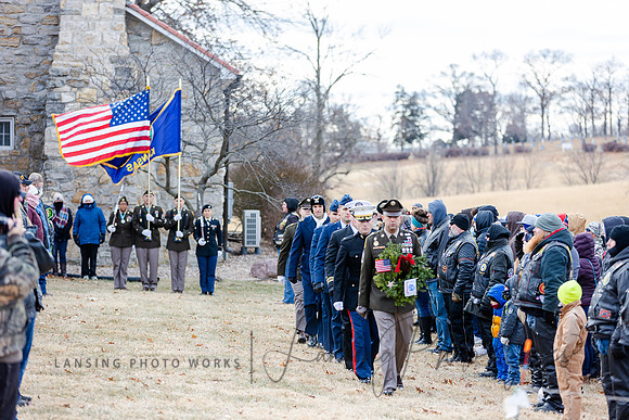 WreathLaying2022-304