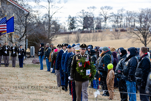 WreathLaying2022-306