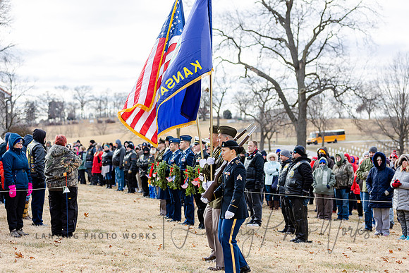 WreathLaying2022-320