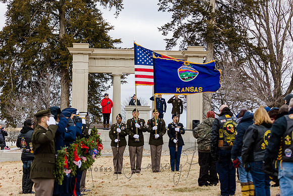WreathLaying2022-333