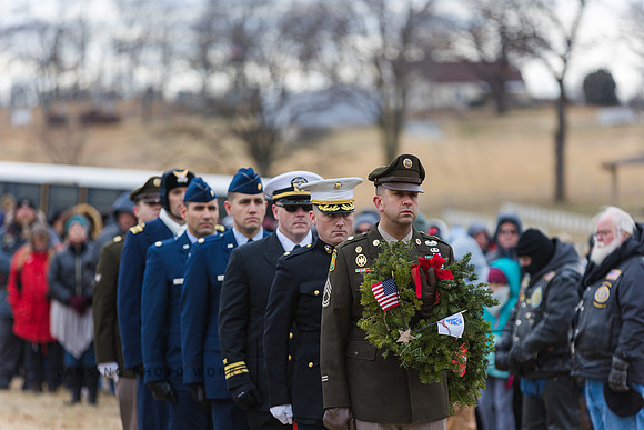WreathLaying2022-345