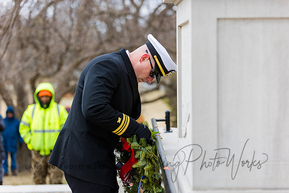 WreathLaying2022-363