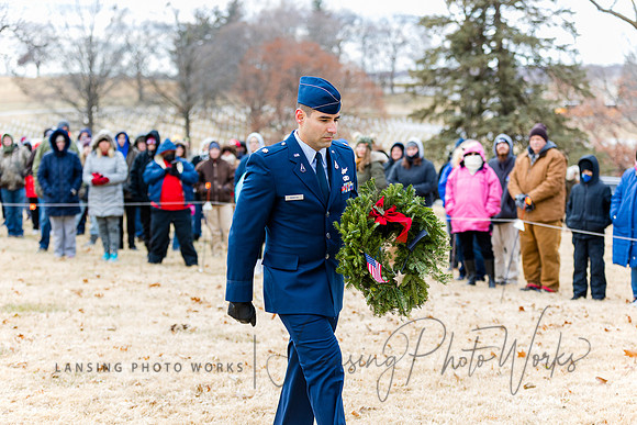 WreathLaying2022-369