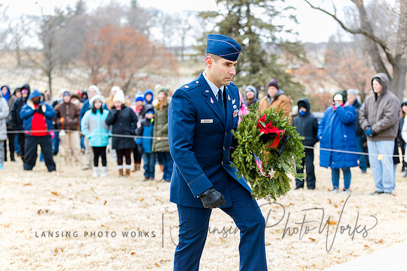 WreathLaying2022-370