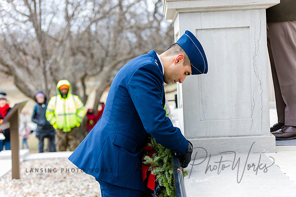 WreathLaying2022-371