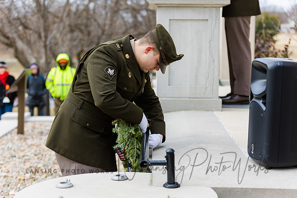 WreathLaying2022-384