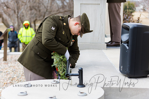 WreathLaying2022-385