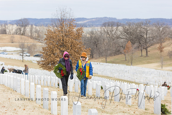 WreathLaying2022-398