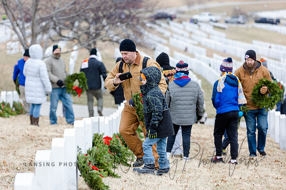 WreathLaying2022-407