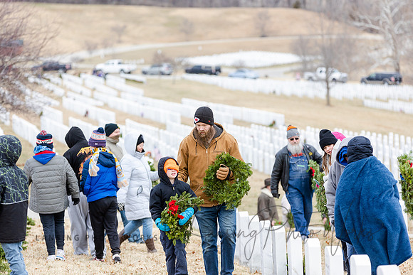 WreathLaying2022-409