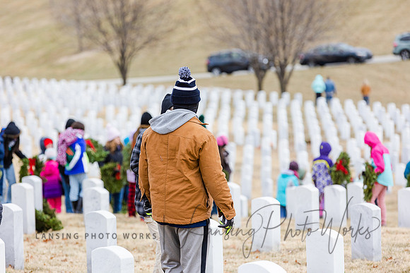 WreathLaying2022-411