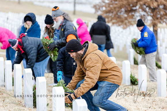 WreathLaying2022-412
