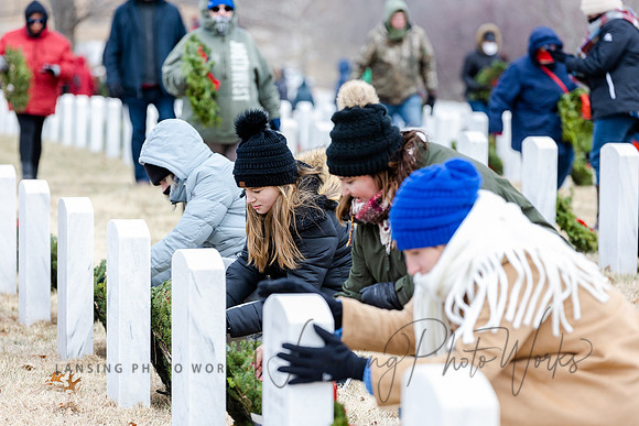 WreathLaying2022-417