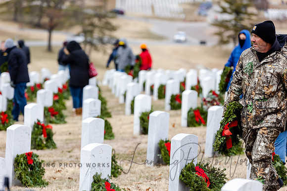 WreathLaying2022-419