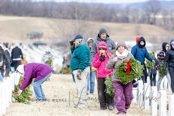 WreathLaying2022-434
