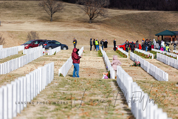 WreathLaying2022-460