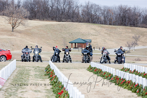 WreathLaying2022-470