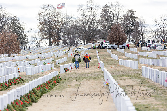 WreathLaying2022-483