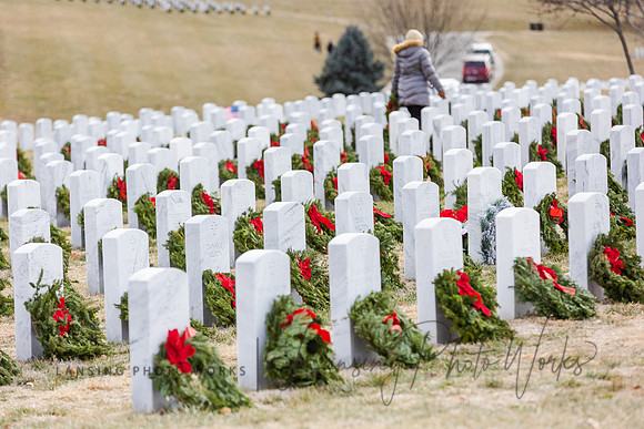 WreathLaying2022-487