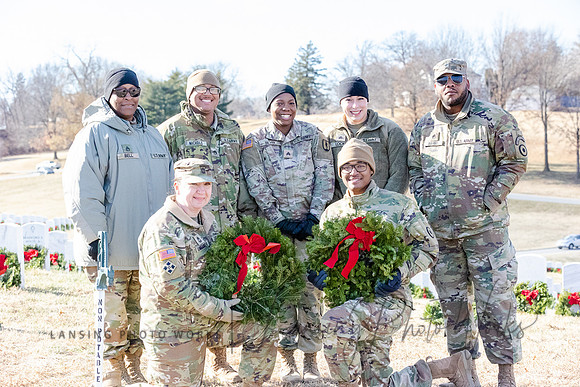 WreathLaying2022-504