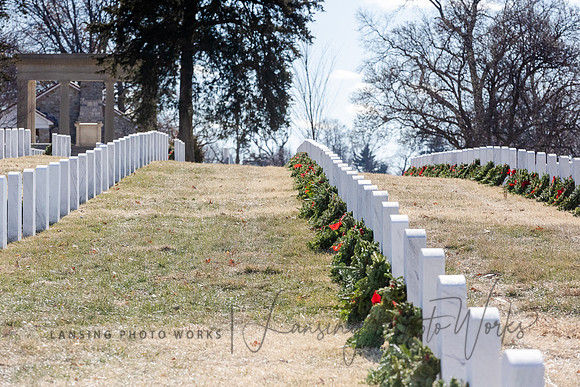 WreathLaying2022-511