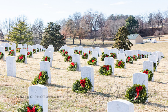WreathLaying2022-514