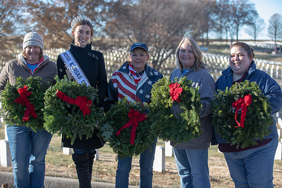 Wreaths 2018-192