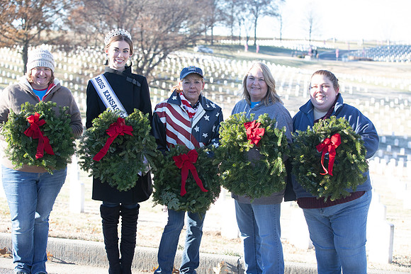 Wreaths 2018-194
