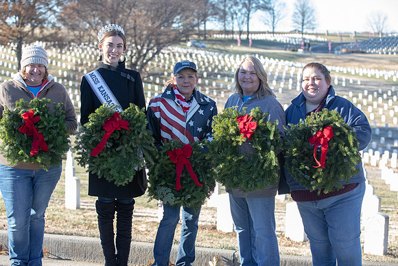 Wreaths 2018-195