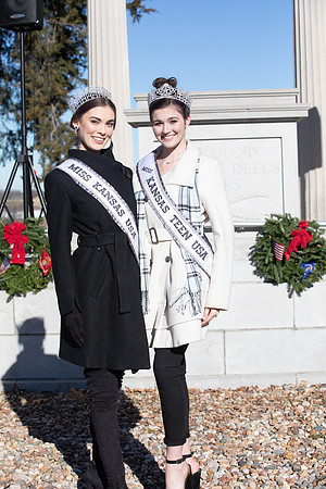 Wreaths 2018-436