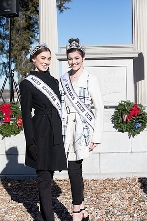 Wreaths 2018-437