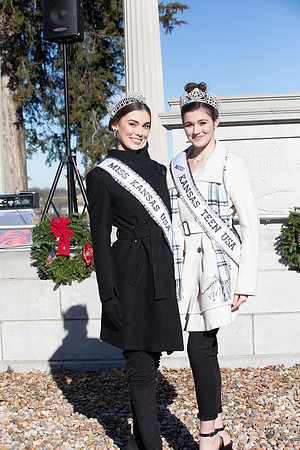 Wreaths 2018-438