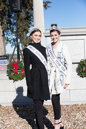 Wreaths 2018-439