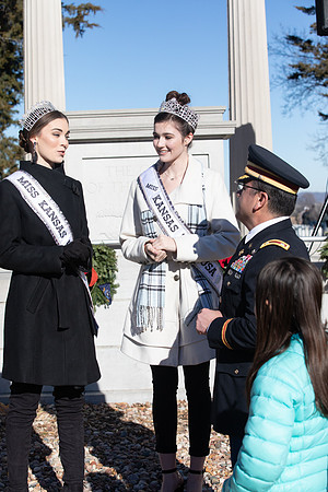 Wreaths 2018-443