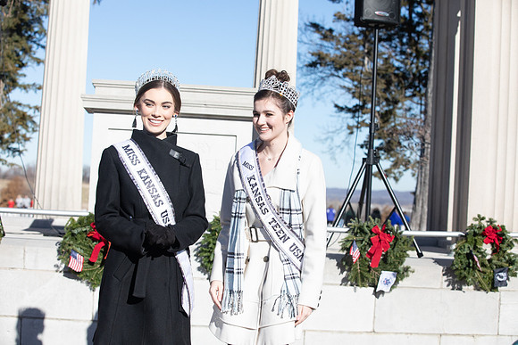 Wreaths 2018-453