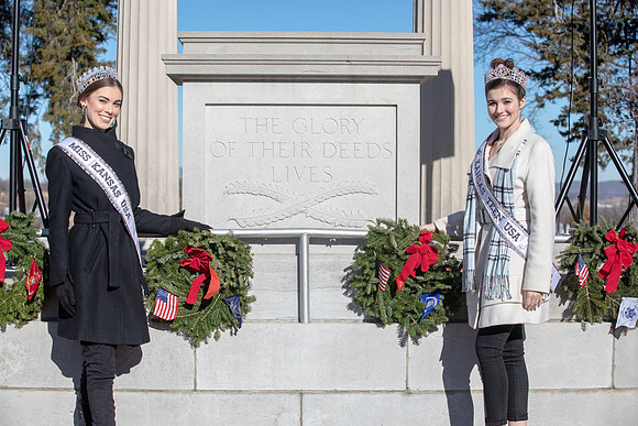 Wreaths 2018-468