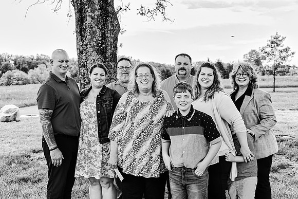 Moms-236