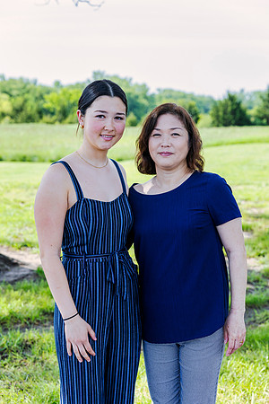 Moms-107