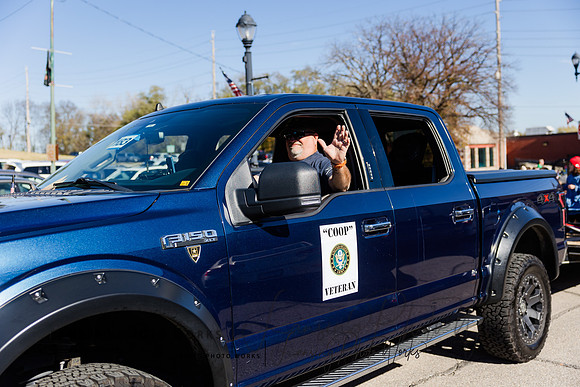 VeteransParade-425
