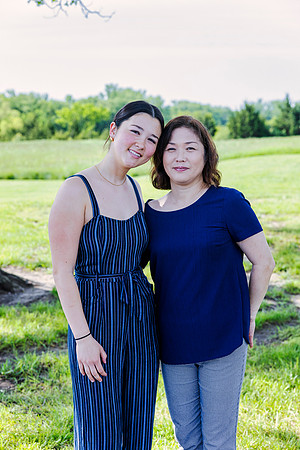 Moms-105